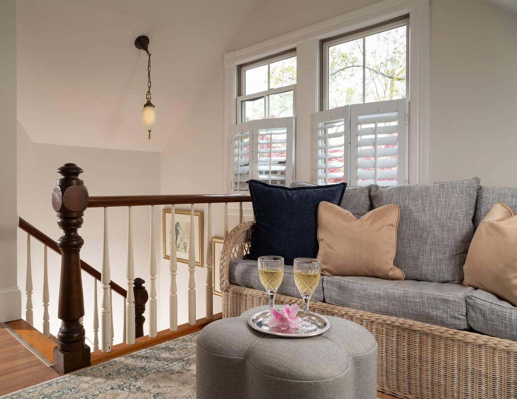 White Doe Inn Bed & Breakfast マンテオ エクステリア 写真